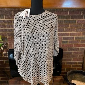 Linen colored sweater with slight shimmer size L/XL